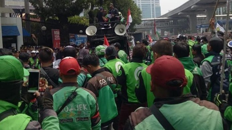 Ojol Geruduk Kedubes Malaysia