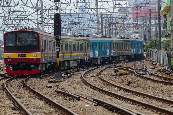 Ada Tawuran Warga di Manggarai, Perjalanan Commuter Line Jabodetabek Terganggu
