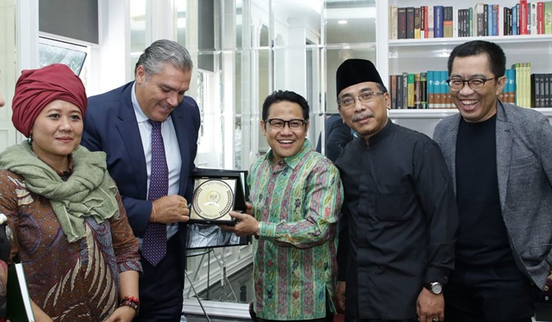 Gus Ami Terima  Koalisi Internasional Partai-Partai Dunia, Cesar Rossello.