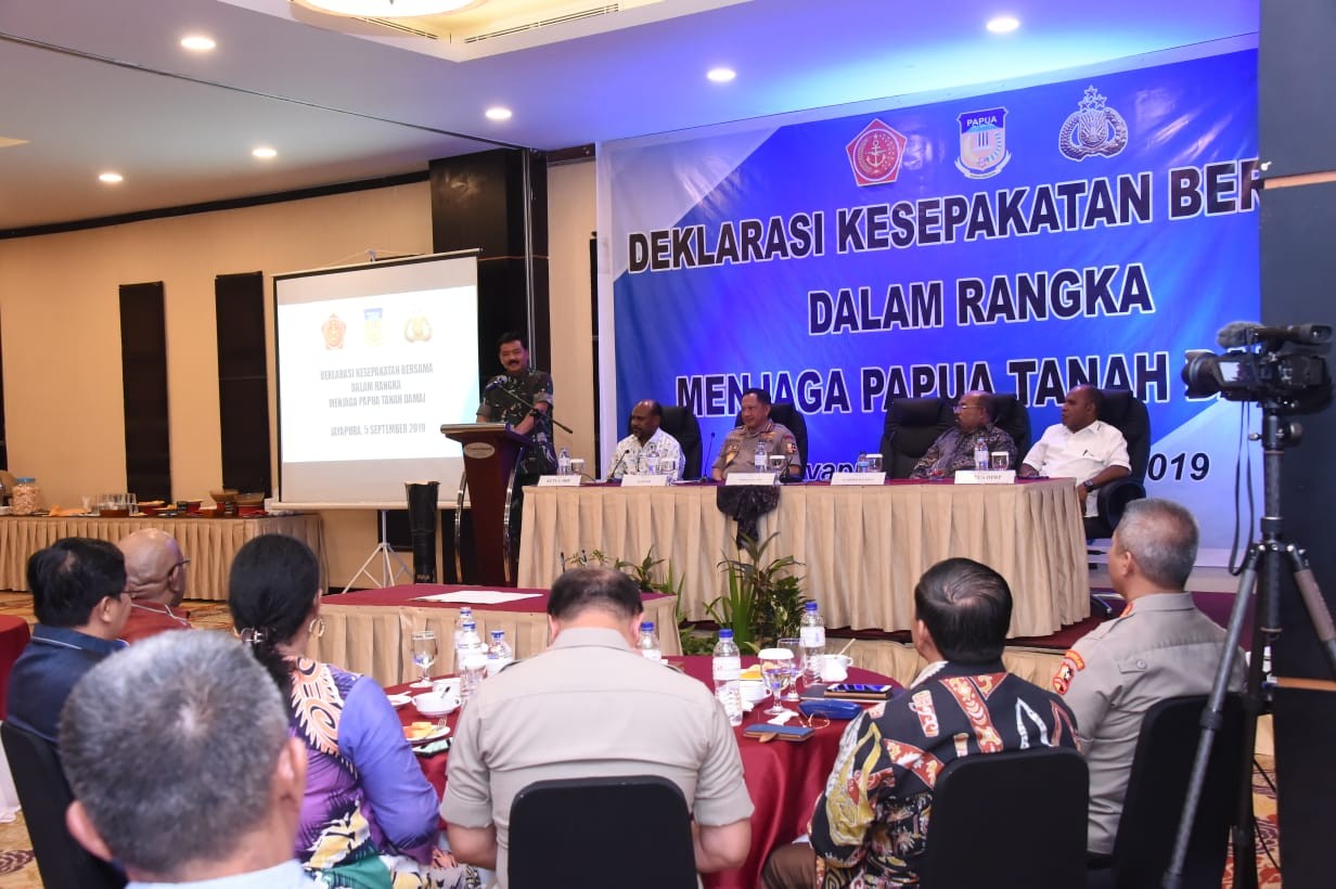 Panglima TNI Ikut Deklarasi Penandatanganan Papua Damai