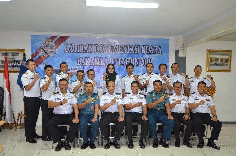 Bakamla RI/IDNCG Gelar Latihan Teknik Fotografi Pemotretan dari Udara