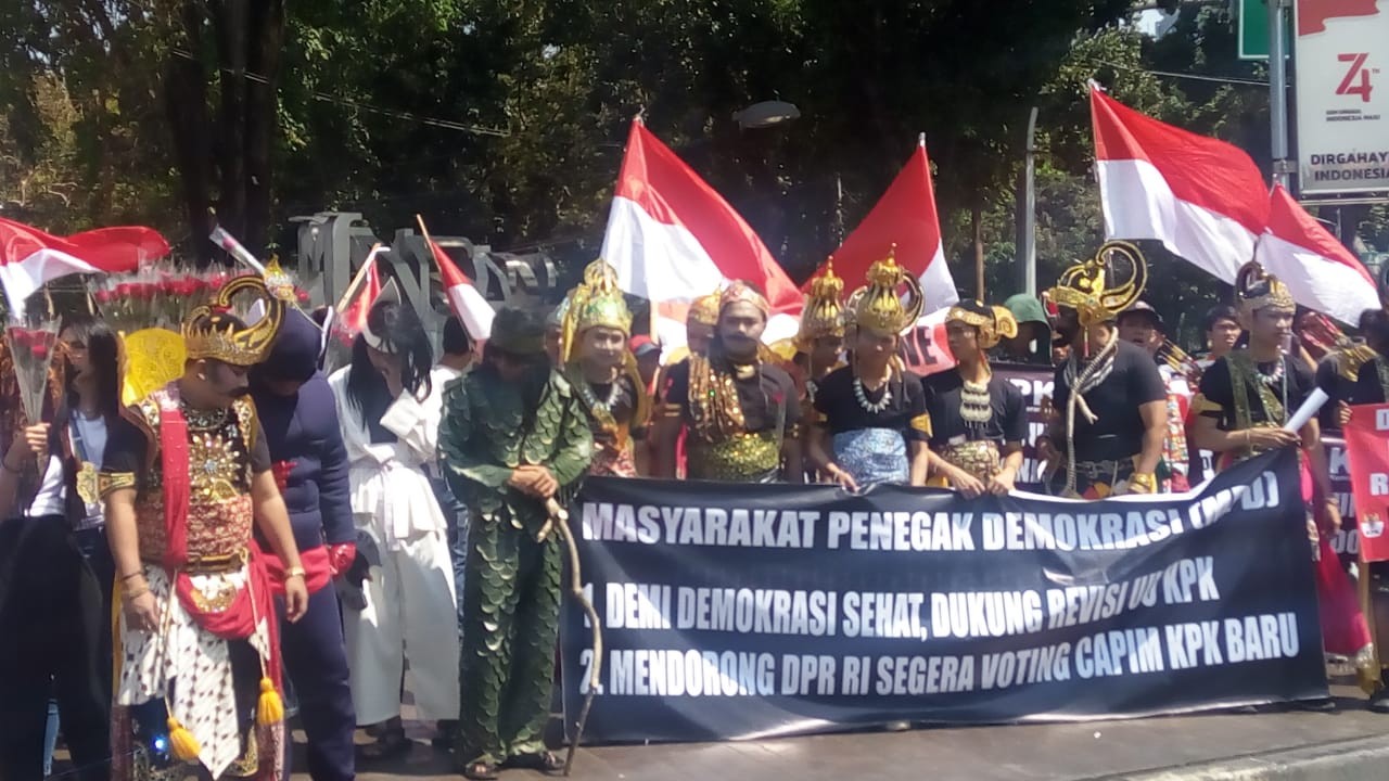Demo Depan Istana, Mahasiswa Dukung Revisi UU KPK