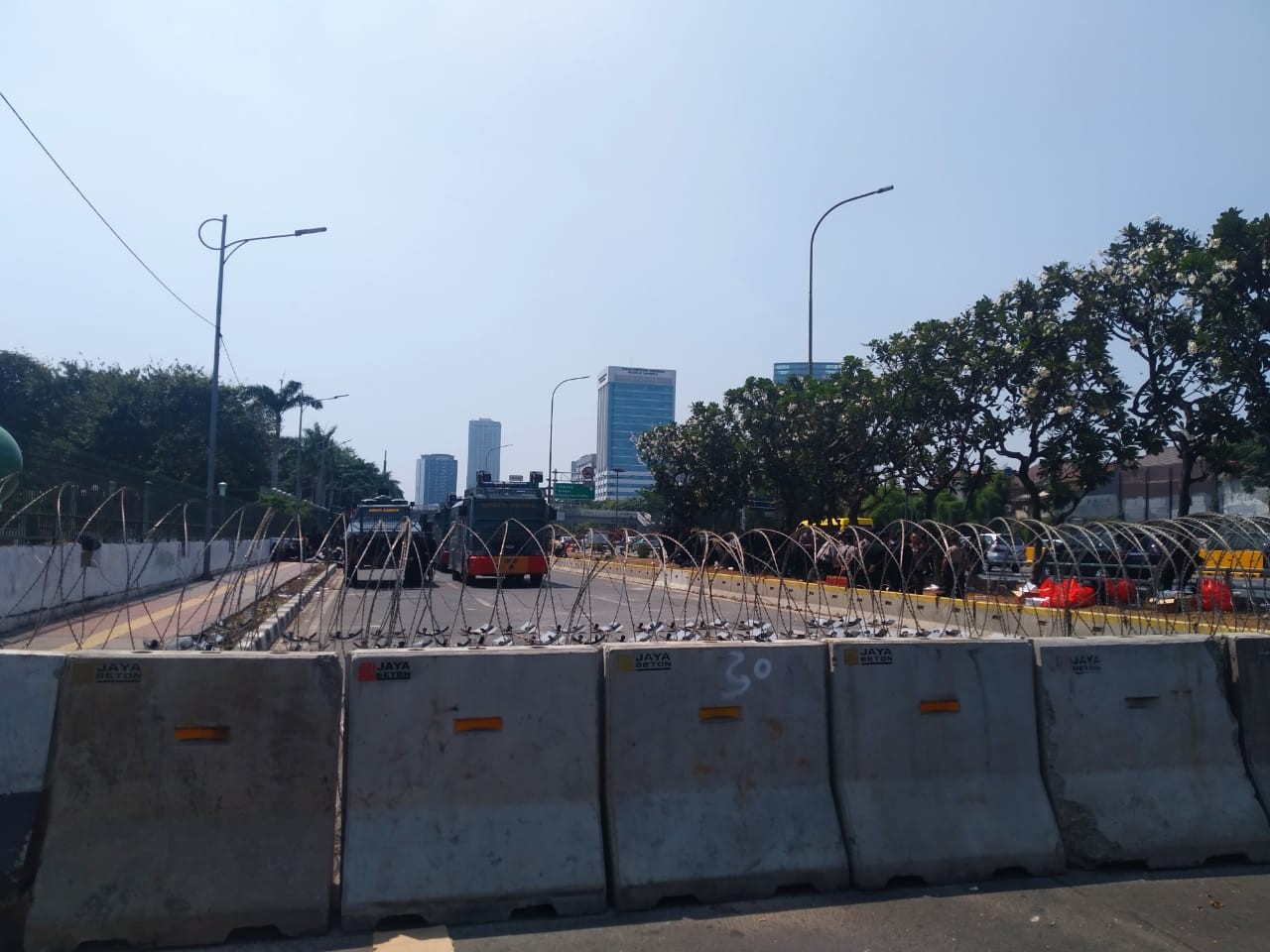Antisipasi Aksi Susulan, Polisi Masih Tutup Jalan Menuju DPR