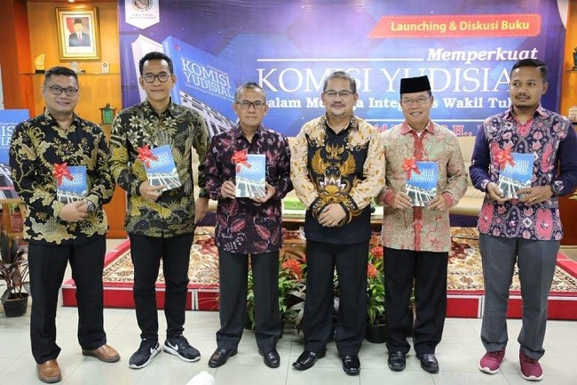 Luncurkan Buku, KY Komit Jaga Integritas Dan Martabat Hakim