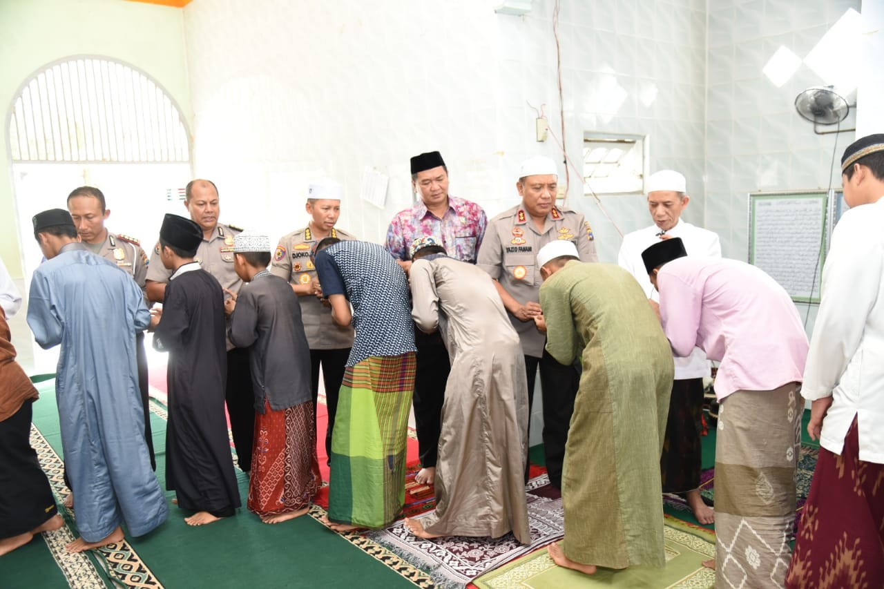 Pererat Silaturahmi, Kapolda Kalsel Sowan ke Tokoh Agama