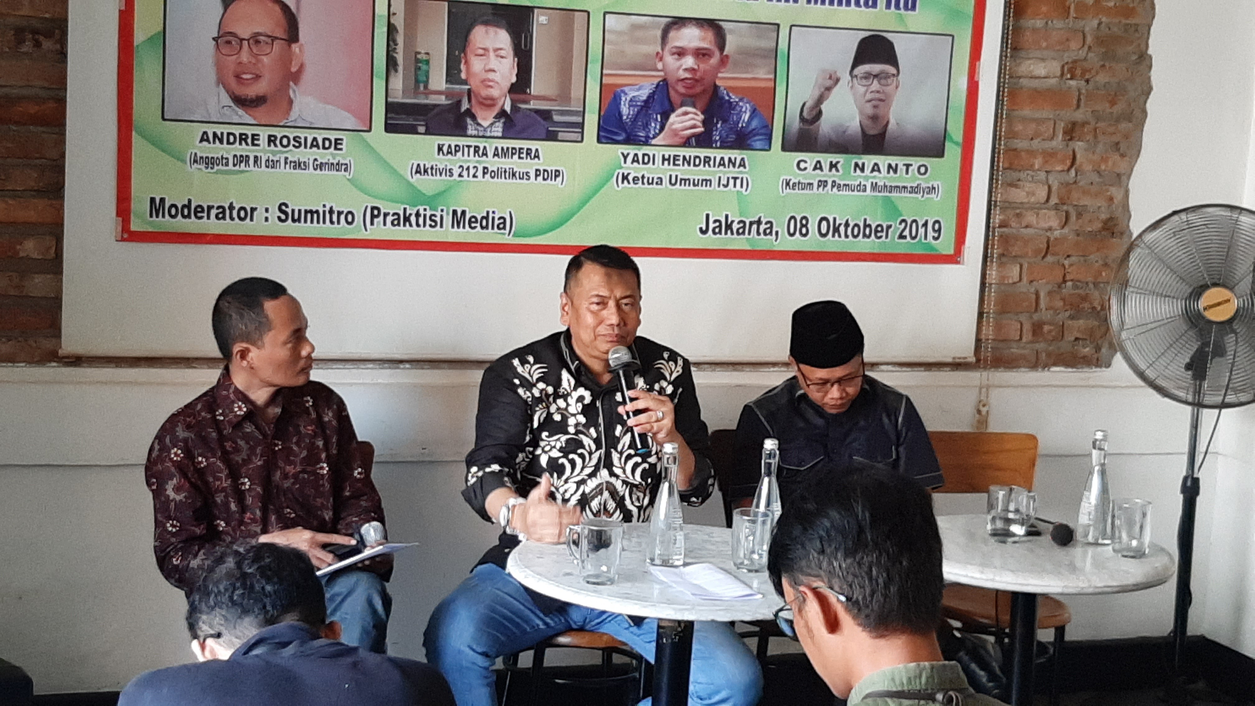 Kapitra: Jokowi Tak Perlu Libatkan Lembaga Penegak Hukum Untuk Pilih Menteri