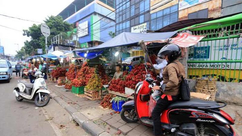 Pemkot Jaktim Siapkan Trotoar untuk PKL