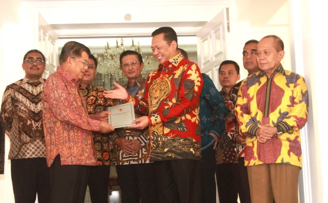 Jusuf Kalla Pastikan Hadir Pada Pergantian Dirinya Kepada KH Ma'ruf Amin