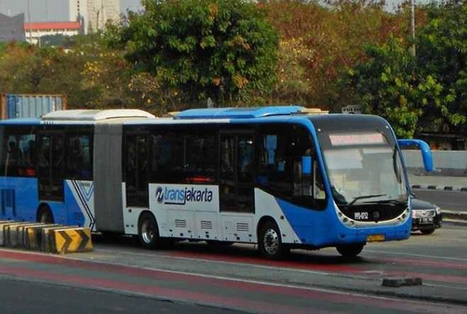 Dishub DKI Minta Masyarakat Tak Ragu Naik Bus Zhong Tong