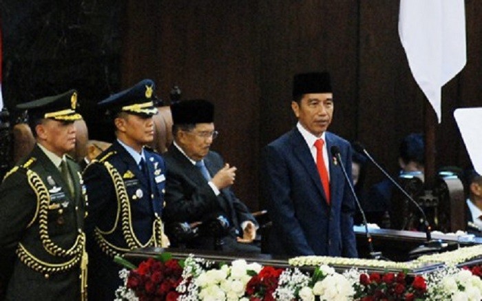 Jokowi Pastikan akan Copot Pejabat yang Tak Serius Kerja