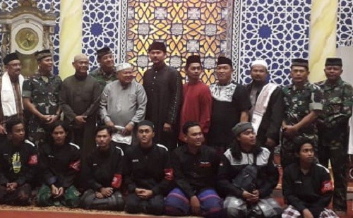Perkuat Hubungan Dengan Rakyat, TNI Gelar Safari Tahajud