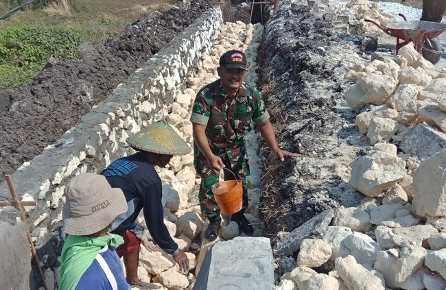Babinsa Harus Bisa Meringankan Beban Masyarakat