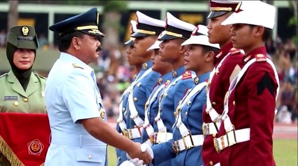 Riri Anak Sopir Truk Lulusan Terbaik Taruni AAL