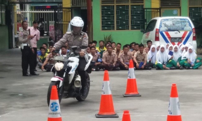 Gelar Safety Riding, Polres Sergai Datangi Sekolah-Sekolah