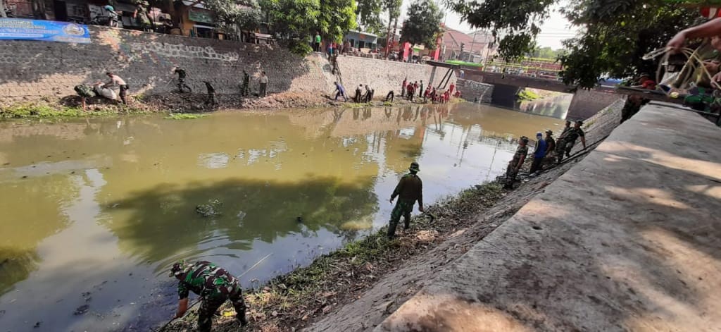 Ribuan TNI Dikerahkan Bersihkan Sungai