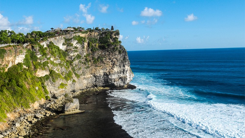Pura Luhur Uluwatu Terkenal Sampai ke Mancanegara