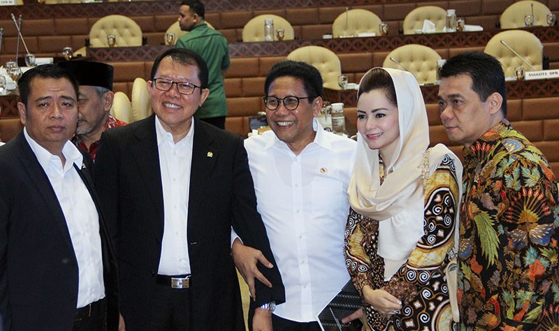 Mendes PDTT Raker Dengan Komisi V DPR