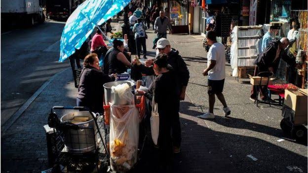 Izinkan PKL Dagang di Trotoar, Pemda DKI Jakarta Dinilai Ngawur