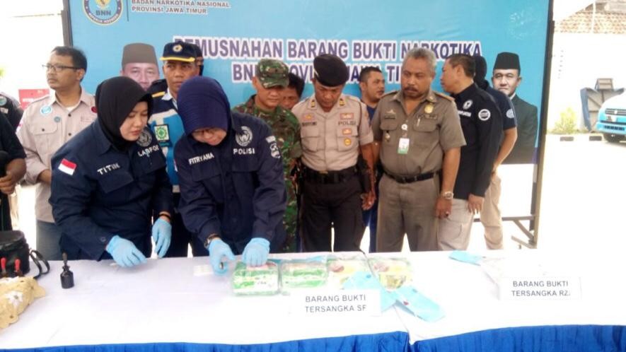 BNNP Jatim Musnahkan Sabu Seberat 5206,7 gram