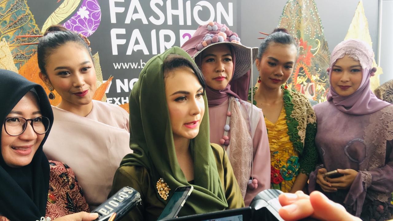 Resmi! Arumi Bachsin Membuka Pameran Terbesar Akhir Tahun Batik Fashion Fair 2019