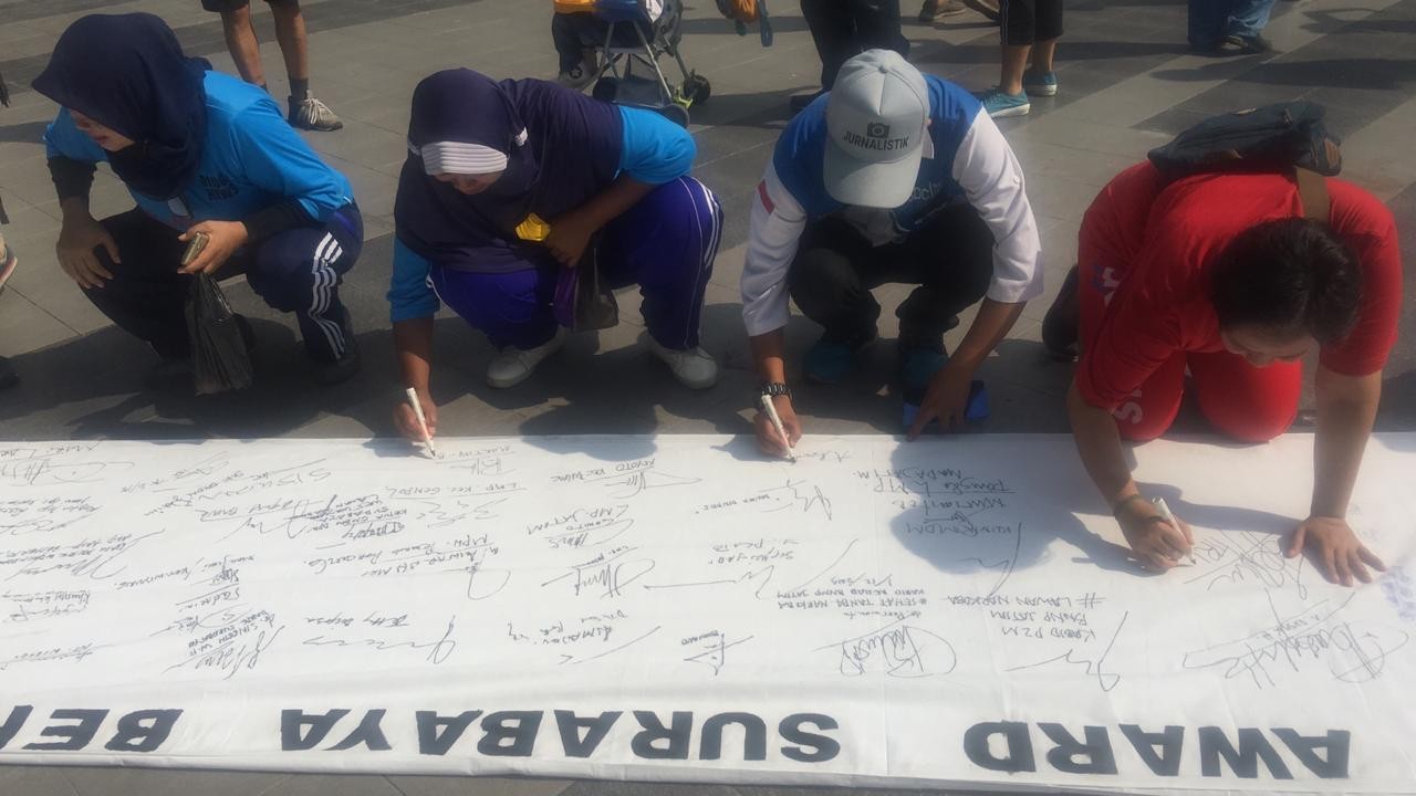 Ribuan Penandatanganan Warnai Deklarasi Award Surabaya Bersih dari Narkoba