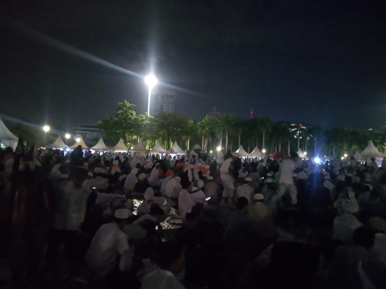 Munajat Reuni 212 Maulid Nabi Muhammad SAW Akbar 2019 di Monas