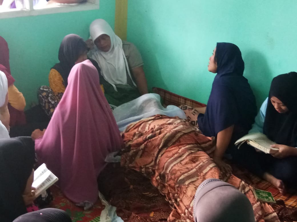 Diduga Penderita Penyakit Ayan,Sunaryo Tewas dengan Kondisi Telungkup didalam Parit.