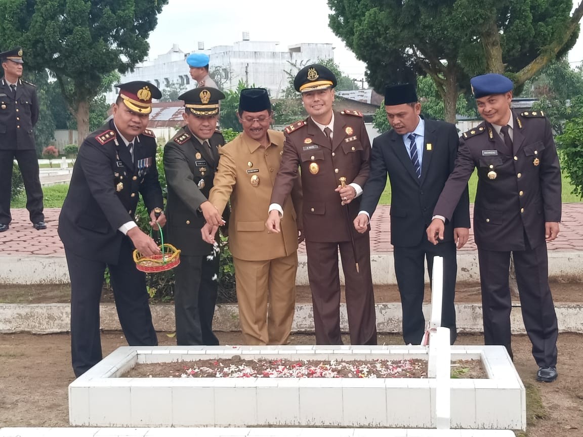 Kapolres Tebing Tinggi Bertindak Sebagai Inspektur Upacara Peringatan Peristiwa 13 Desember