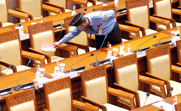 Pamdal Kontrol Kursi Anggota DPR