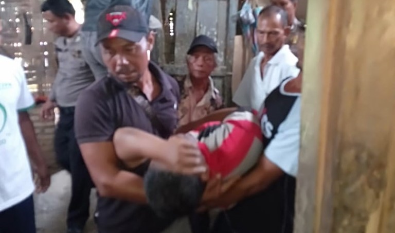 Pakai Tali Nilon, Buruh Bangunan Gantung Diri di Dapur