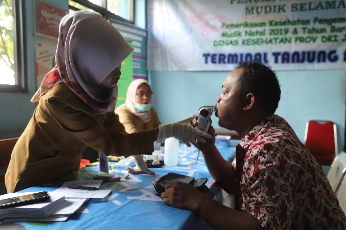 Sopir Bus AKAP di Terminal Tanjung Priok Jalani Tes Kesehatan