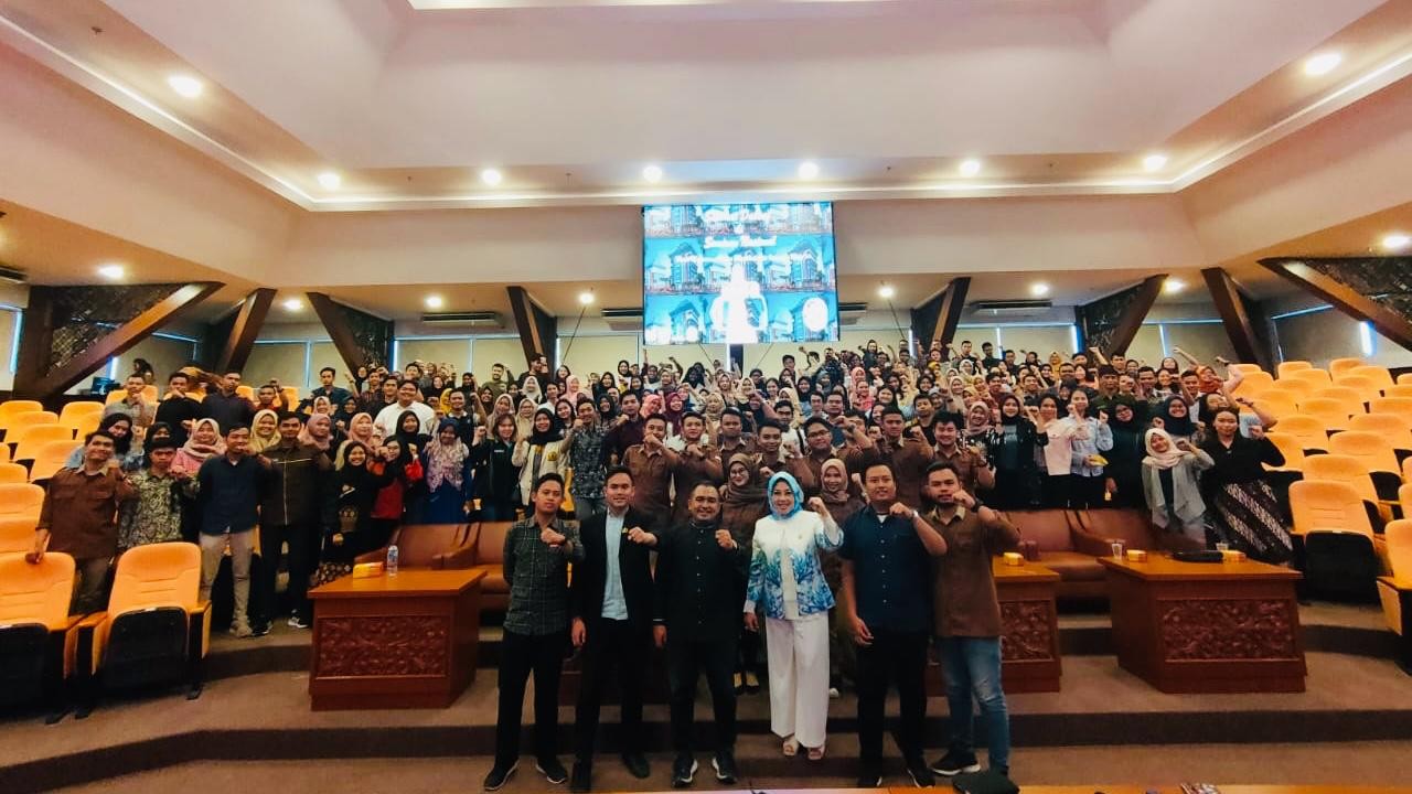 Semnas BEM UWKS, Mengawal Visi Indonesia Maju dengan Mpok Sylvi & BEM Nusantara