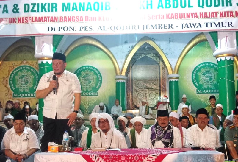 Lanyala Mahmud Mattalitti Ajak Ribuan Jamaah Majukan Daerah