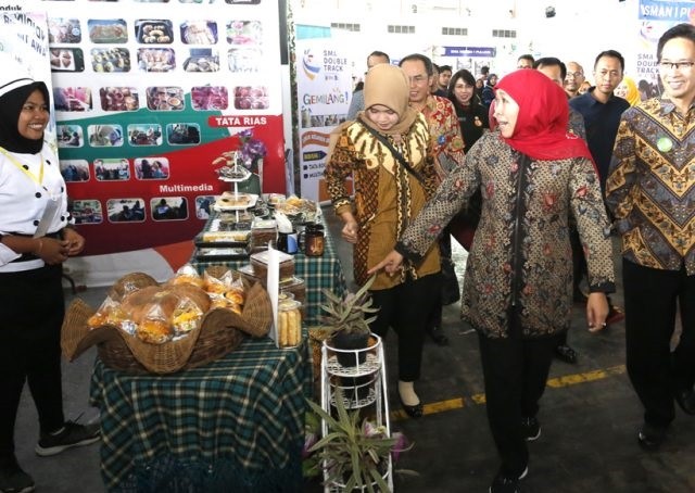 Khofifah Klaim Double Track Bisa Kurangi Pengangguran