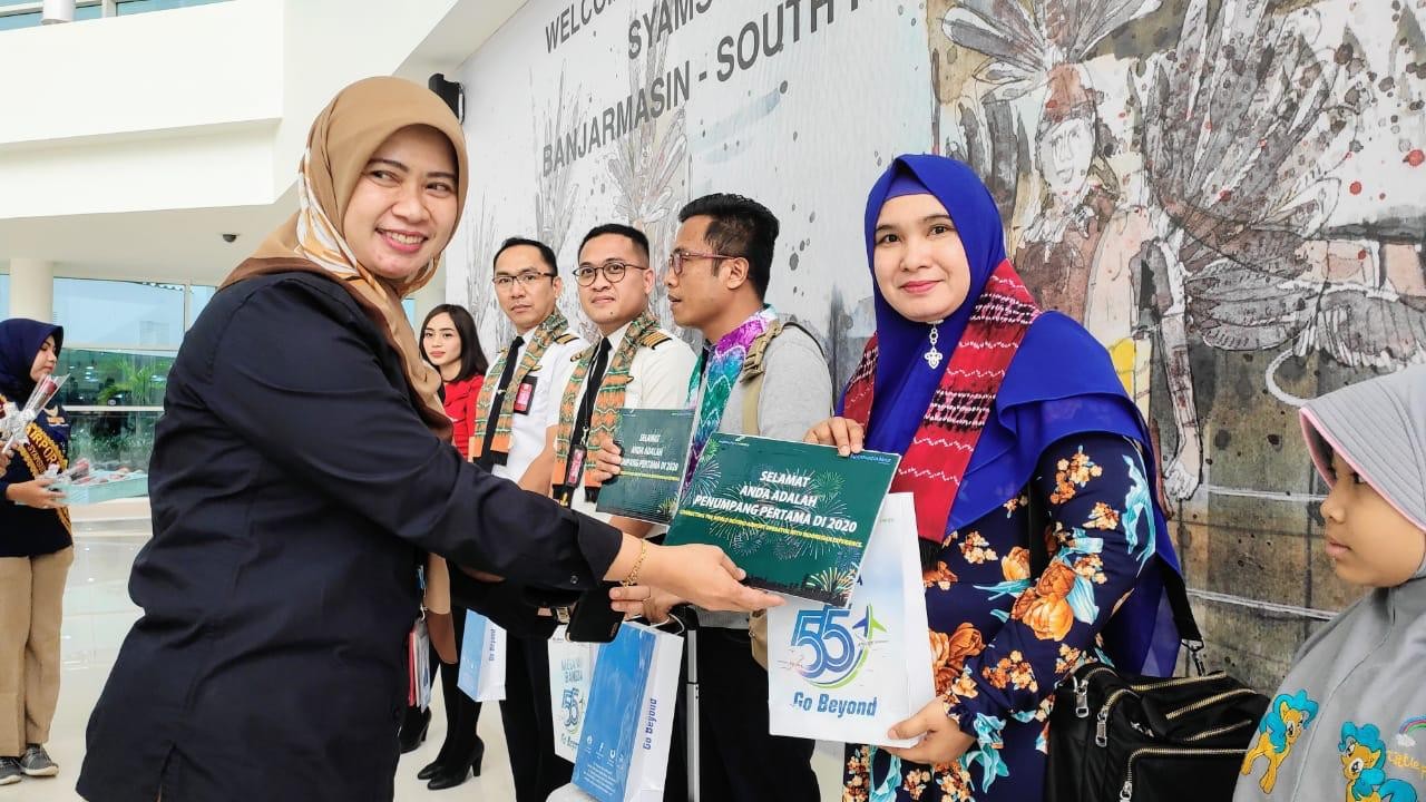 Ganti Tahun, Bandara Syamsudin Noor Suguhkan Kesenian Daerah