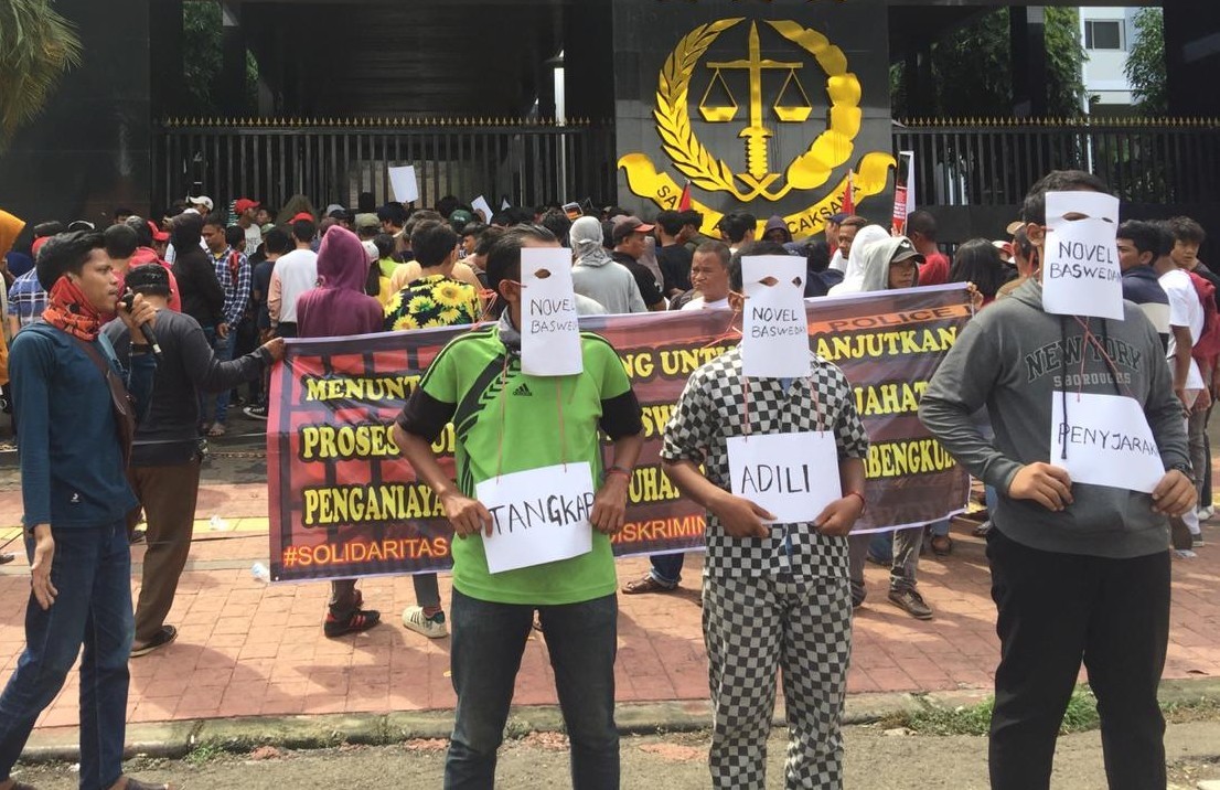Ratusan Massa Geruduk Kejaksaan, Desak Periksa Novel Baswedan