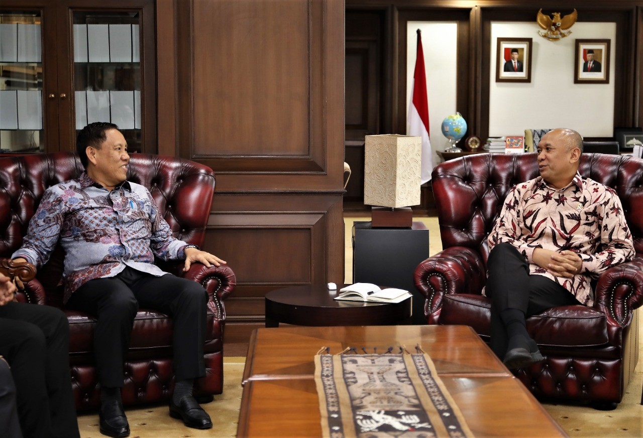 Kemenkop Gandeng KPPU Bakal Awasi Usaha Besar KUMKM