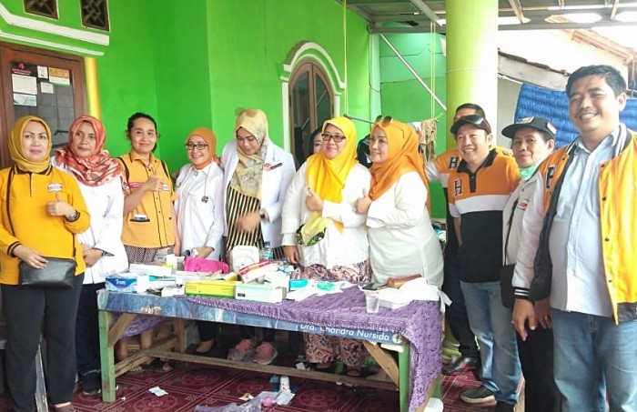 Hanura Bekasi Berikan Pengobatan Gratis dan Sembako ke Korban Banjir