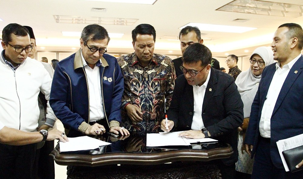 DPD RI Serahkan RUU Prioritas Prolegnas Tahun 2020 Ke DPR