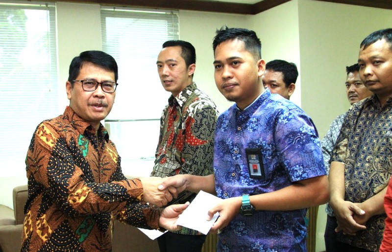DPD RI Salurkan Bantuan Korban Banjir  Kepada Pegawai  DPD RI