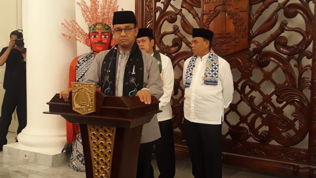 Gubernur DKI Jakarta  Bebaskan Pajak Bea Balik Nama Kendaraan Listrik