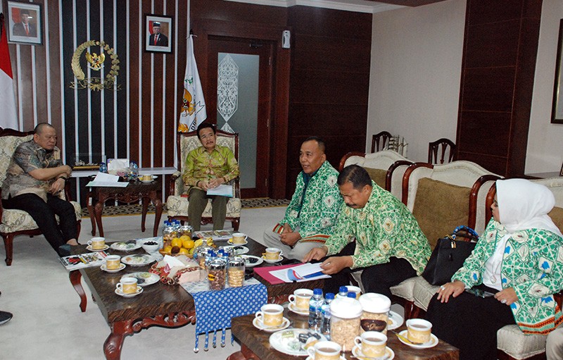 Terima APDESI, Ketua DPD RI Bahasa Penting Peningkatan Kemampuan Perangkat Desa Dalam Pengelolaan Dana Desa