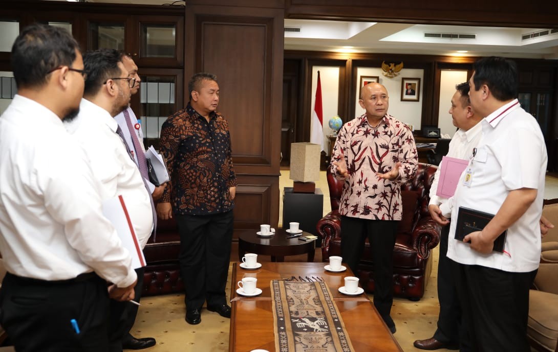 Kemenkop Gandeng OJK Bangun Ekosistem Keuangan UMKM