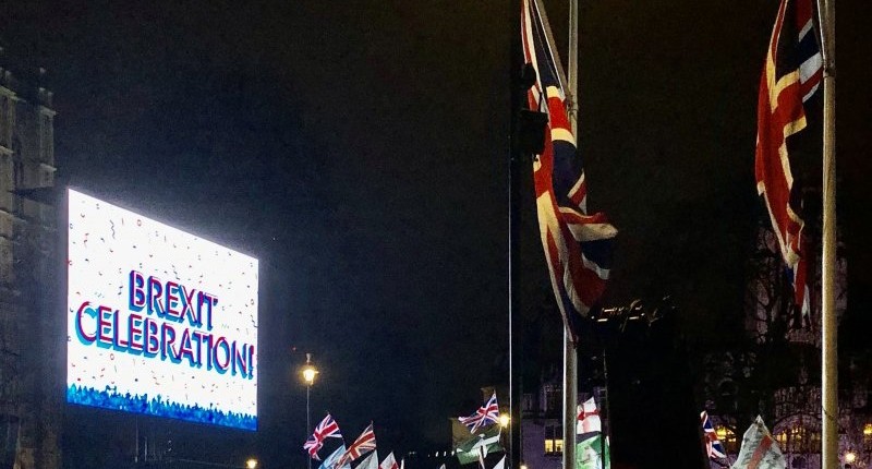 Warga Inggris Rayakan Brexit di Parlemen Westminster