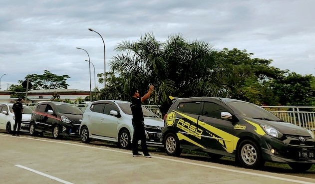 Touring ke Rumah Belanda, Komunitas Agya Ayla SoliDaritas Gelar Bakti Sosial