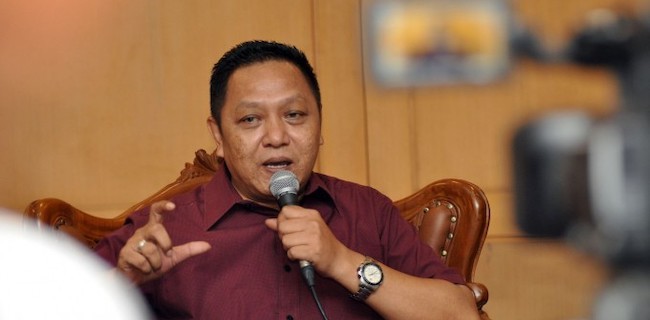 Bantah Seskab, Adhi Massardi Tegaskan Gus Dur Lengser Tak Ada Hubungannya Dengan Klenik