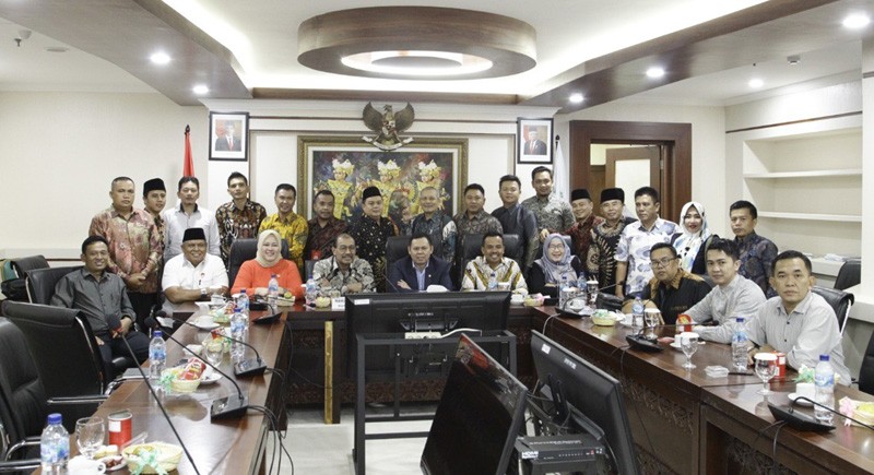 Difasilitasi DPD RI, Wakil Bupati Bengkulu Tengah Bertemu dengan Menteri PUPR