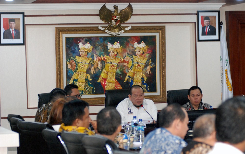 Ketua DPD Lanyala Mahmud Mattalitti  Kumpulkan Ketua Kadin Provinsi se Indonesia, Antisipasi Pelambatan Ekonomi Global.