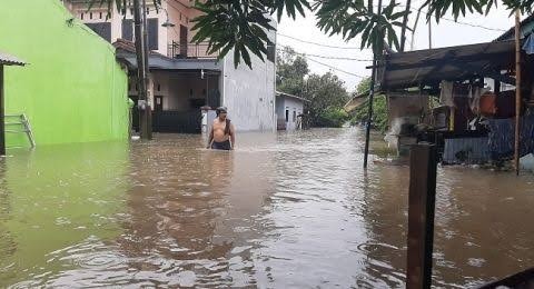 Kota Bekasi Banjir, Pemkot Malah Hamburkan Ratusan Juta untuk Belanja Karangan Bunga
