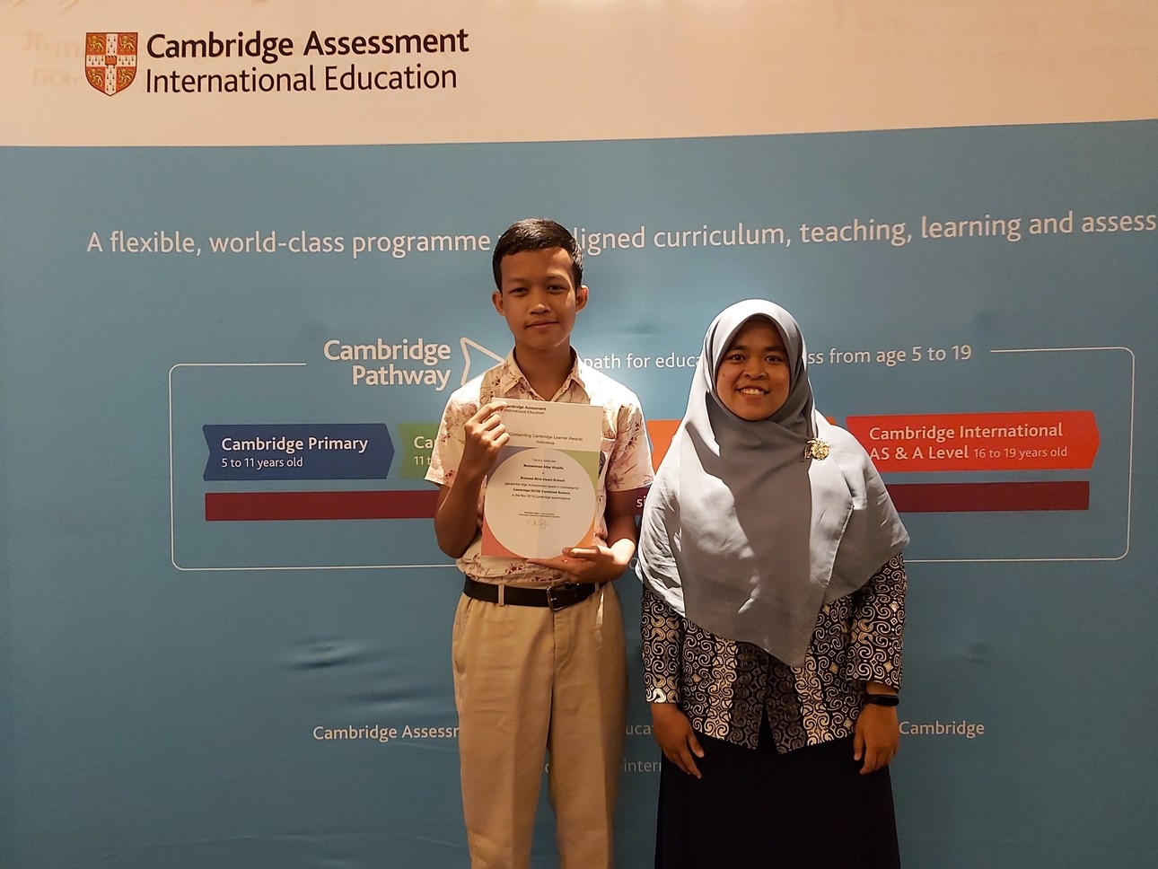Pelajar Indonesia meraih penghargaan terbaik Cambridge International, bagaimana persiapannya?